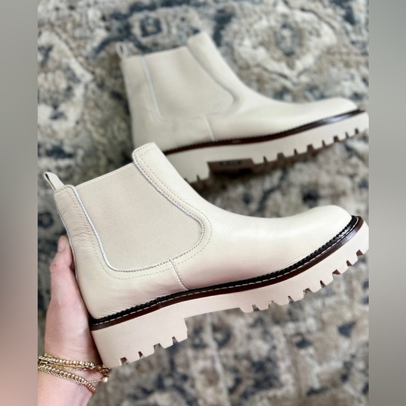 CASLON Miller Water Resistant Chelsea Boot NWOT